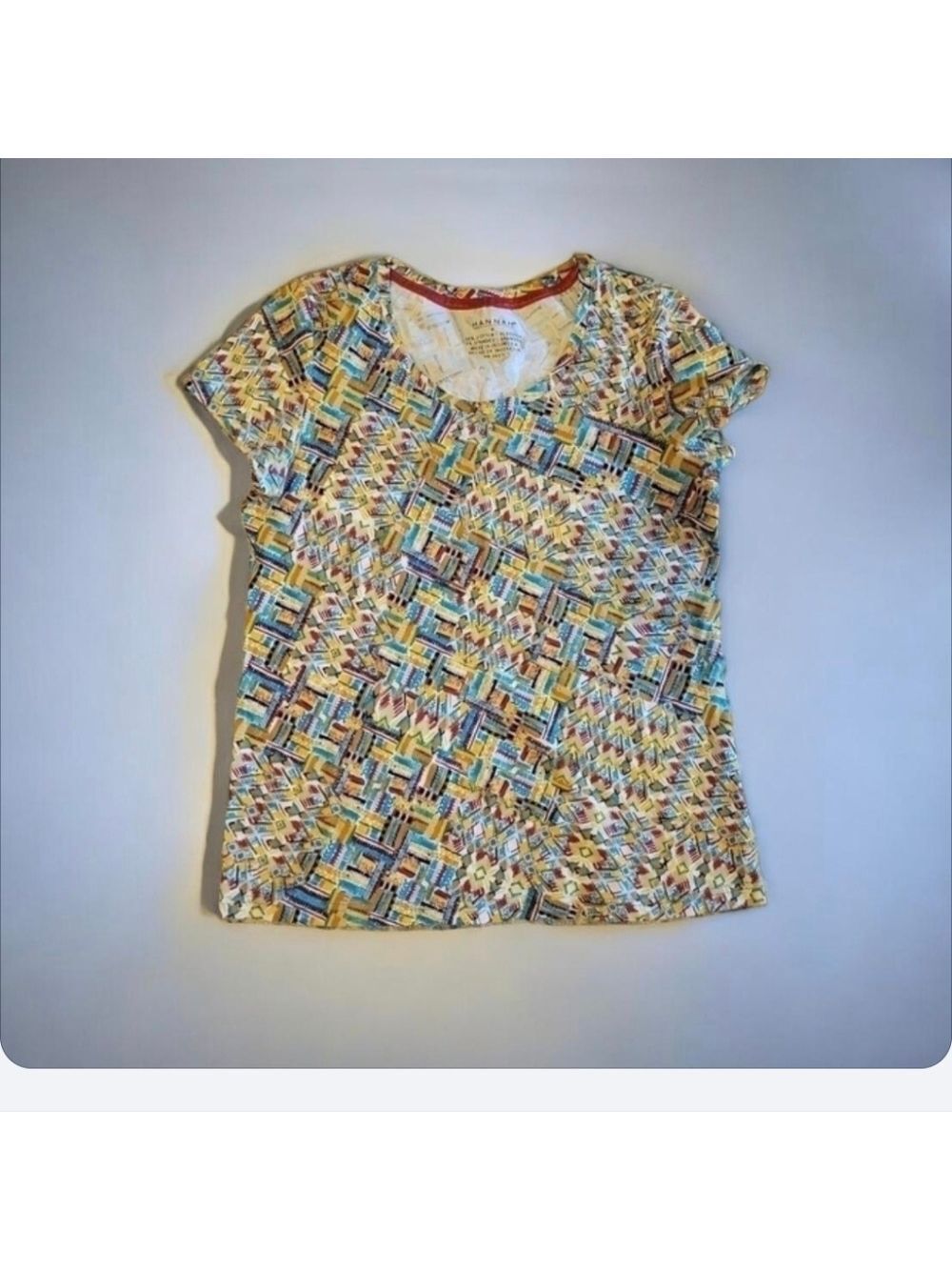 HANNAH tshirt size Medium